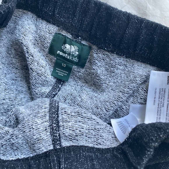 Roots Kids sz 10 Joggers black charcoal - Picture 3 of 5